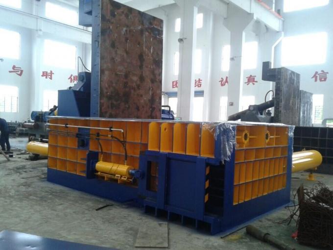 160 tonnes ferraillent la presse en acier